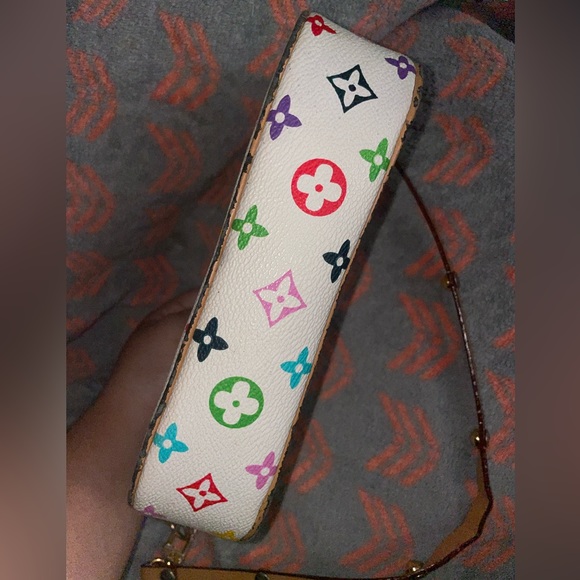 Louis Vuitton Mainly White multicolored handbag - Picture 6 of 6